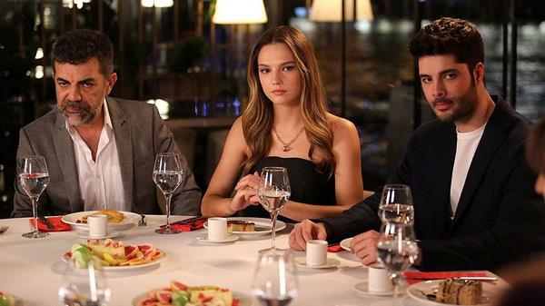 Barollerinde Berfu Nilsu Akta, Sava zdemir ve Genco zak?n yer ald Benim Hayatm dizisinden hayranlarn zecek haber geldi.