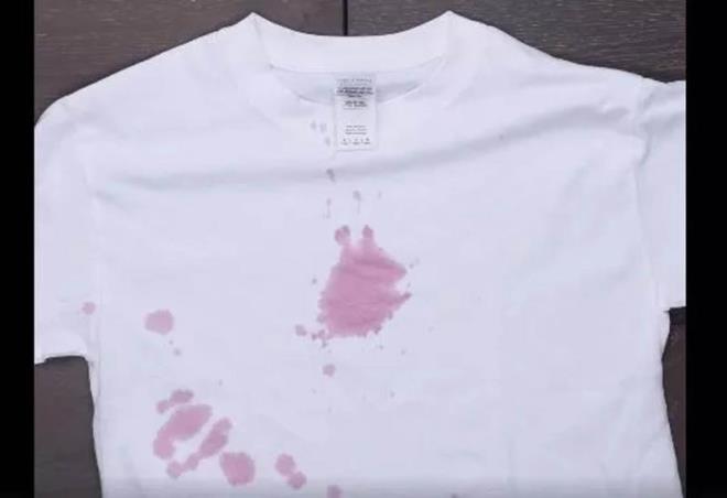 3- Lekelenenin tirtlerinizi atmanza gerek kalmad!