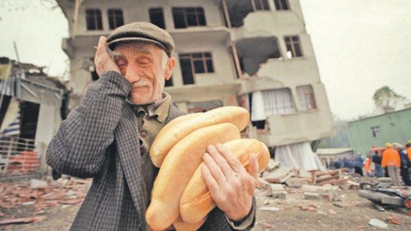 Kuzey Anadolu faynda 7'den byk 2 deprem<br>  lkemizin ve dnyann en nemli deprem kaynaklarndan biri olan Kuzey Anadolu Fay'nn iki kesiminde deprem tekrarlama aralklar dolmutur. kisi de 7?den byk deprem retme potansiyeli olan bu boluklarn gelecekte ykc deprem retmesi kanlmazdr.