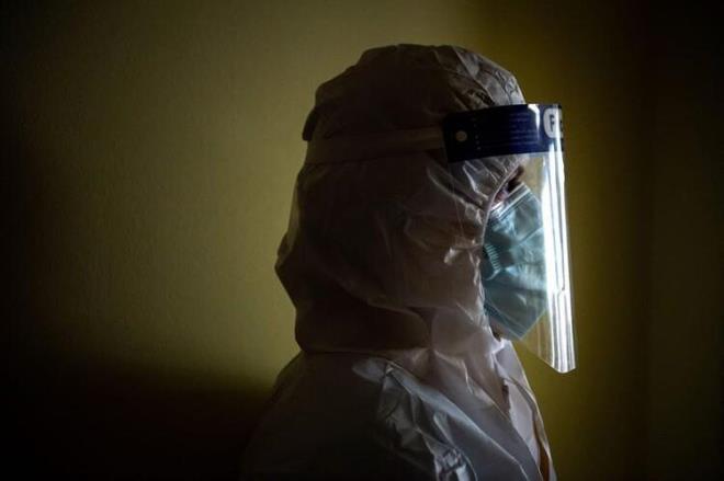 srailli yetkililer son 6 ay iinde iki doz koronavirs as olan kiilerin yeni varyanta kar korunduunu duyurdu.srail Salk Bakan Nitzan Horowitz konu ile ilgili yapt aklamada 'Son 6 ayda iki doz a olanlar Omicron varyantna kar korunuyor' dedi.