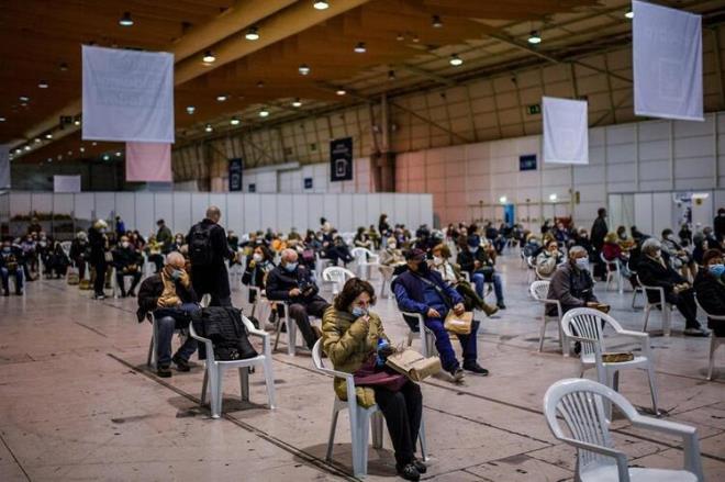 Gney Afrika'dan yaylan ve B.1.1.529 olarak isimlendirilen yeni mutasyonunun ad, 'Omicron' olarak akland. Omicron varyant ksa srede dnyann alarma gemesine neden oldu.