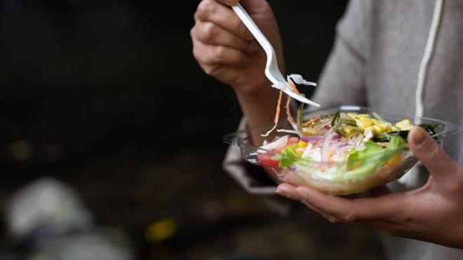 Yediklerimizi iyi inemek, ounlukla doal ve ilenmemi besinleri tketmek, rahat bir pozisyonda yemeimizi yemek sindirimimizi glendirmenin yollarndandr.