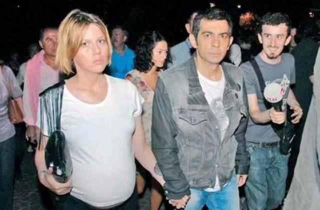 2008 ylnda irin Ediger ile nikah masasna oturdu. 2009 ylnda stanbul adn verdikleri kzlarn kucana alan ift, 2014 ylnda evliliini bitirdi. ift, bu srete kzlarn da gzlerden uzak bytme karar ald.