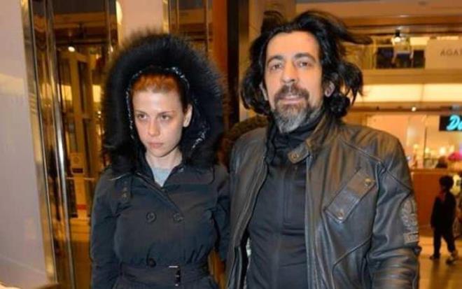 Basnda grlmeyen 12 yandaki stanbul Baylgen ise merak konusu oldu.     Annesi irin Ediger ile yaayan stanbul, sosyal medya hesabn kapal kullanarak sadece tand kiilerin isteklerini kabul ediyor. Ancak anne irin Ediger, sosyal medya hesabndan sk sk kznn fotoraflarn yaynlyor.