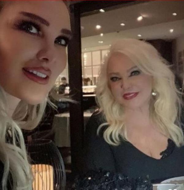 "Hastanenin sahibini aradm"  <br>  Serengil, "Bugne kadar ikayeti olmayacaktm, olmadm da, ismini dahi zikretmedim ama bu kadar duyarsz, bu kadar kstah? Hastanenin sahibini aradm geen gn en sonunda. nk epikrizimi gndermiyorlar, 'Siz hatal bir ey yapyorsunuz, orada benim gibi bir sr kadn ameliyat oluyor ve hepsi 60 kilolarda' dedim, 'Beni ilgilendirmez, benim anlamal doktorum deil, geliyor burada yapyor' dedi.