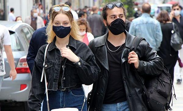 'Hasta bo�az a�r�s�ndan de�il bo�azda ka��nt� hissinden mustaripti' diyen Coetzee, Omicron pozitif bir erkek hastada bu durum ile kar�� kar��ya kald�klar�n� belirtmi�ti.