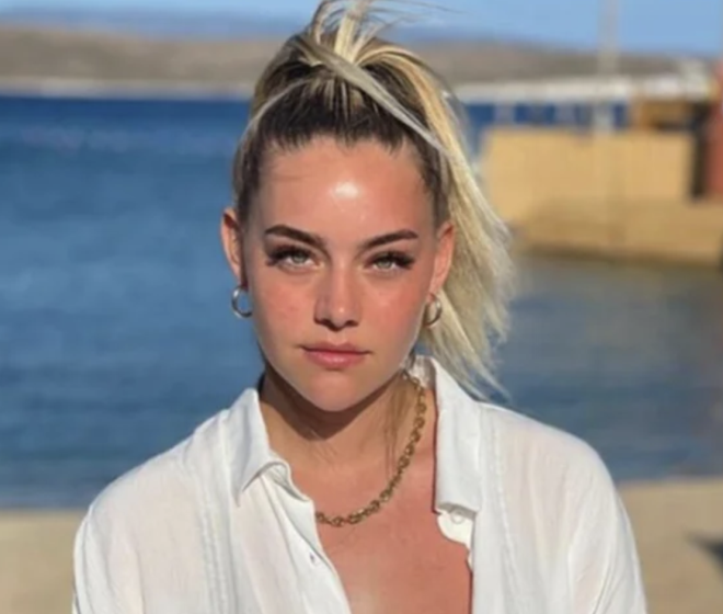 Survivor 2020'de �nl�ler tak�m�nda yar��an Aycan Yana�