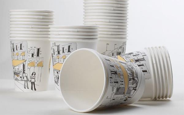 Ard�ndan ka��t bardaklar i�indeki su floresan mikroskobu alt�nda analiz edildi.