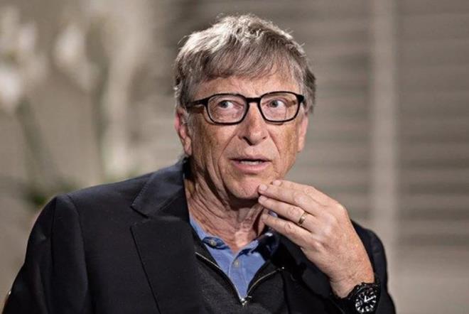 4) ?2-3 YIL ��ER�S�NDE TOPLANTILAR METAVERSE?DE GER�EKLE�ECEK?<br>    Ki�isel blogunda tahminlerinde teknoloji alan�na da de�inen Bill Gates, metaverse ile ilgili de a��klamada bulundu.  <br>  Bu teknolojinin toplant�lar� y�netme �eklini de�i�tirece�ini s�yleyen Gates, ?�n�m�zdeki 2 veya 3 y�l i�inde �o�u sanal toplant�n�n 2D kamera g�r�nt�s� sistemlerinden �� boyutlu ortamdaki dijital fotolarla Metaverse?e ge�ece�ini tahmin ediyorum? diye konu�tu.