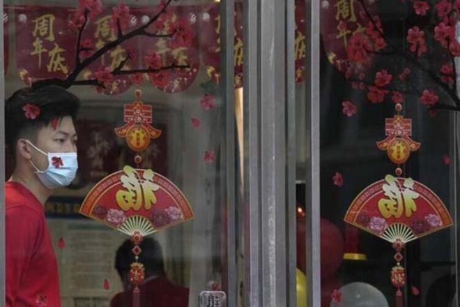 �lkenin do�u k�y�s�ndaki b�y�k bir sanayi ve ihracat merkezi olan C�ciang?da, Sal� g�n� �in'in yurt i�inde tespit edilen 51 koronavir�s vakas�n�n 44?� g�r�ld� ve ge�en haftan�n sonundan bu yana vaka say�s�n� yakla��k 200'e ��kard�.