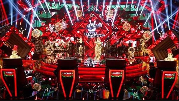 O Ses Trkiye ylba blmnde her yl olduu gibi bu sene de nl isimler yaracak. ekimleri 27 Aralk gn gerekletirilecek olan O Ses Trkiye ylba zelde sahneye kacak nl isimlerden bazlar belli oldu.