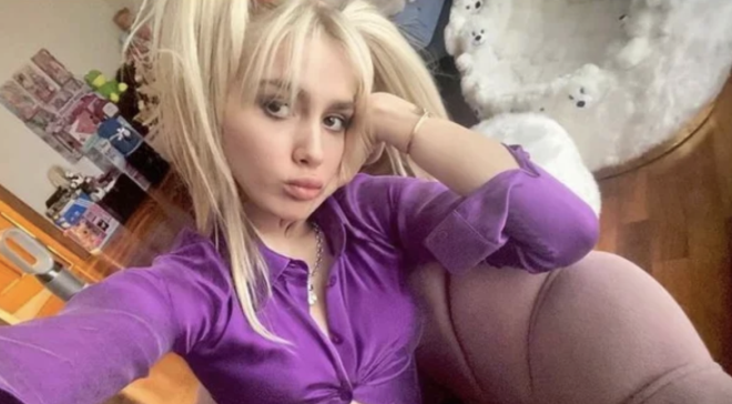 Aleyna Tilki, Ocak 2020'de talya'nn Milano kentine gitmek iin stanbul Havaliman'ndayd. ddialara gre arkc, bir yolcu ile henz bilinmeyen bir nedenle yaad tartma srasnda bir zel gvenlik grevlisine de hakaret etti. Olayn ardndan zel gvenlik grevlisi Neslihan .'nn ikayeti sonras Tilki, polis merkezinde ifade verip, uuunu iptal ederek havalimanndan ayrld.