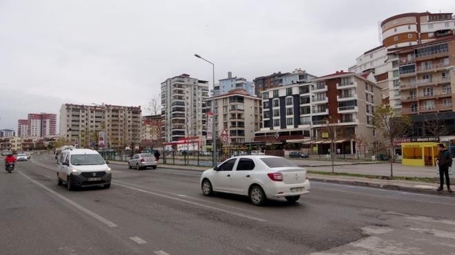 Edirne Emlak Mavirleri Dernei Bakan Serhat eker, zellikle Yunanistan'da yaayan Trk yurttalarn konut satlarn artrdn belirtirtti.