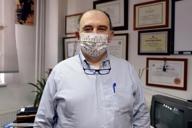 TSEB'e bal Trkiye A Enstits Bakan olan Ate Kara, TURKOVAC asnn klinik almalardaki verilerinin olduka olumlu olduunu, inaktif a Sinovac'la yrtlen karlatrmal verilerden de olumlu sonular alndn belirtti. Kara, TURKOVAC'la ilgili iki grup veri zerinden deerlendirme yapldn anlatt.