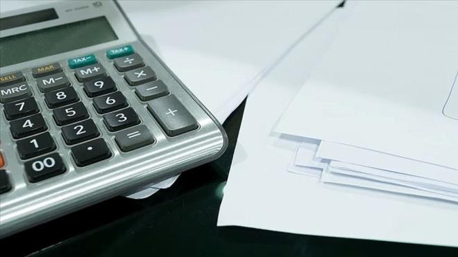 8- KAMU BORLANMA SENED IKARILACAK    "KT'lerden elde edilen ve bteye aktarlan gelir paylarna endeksli kamu borlanma senetleri kartlarak yatrmclarn Trk Liras bazl varlklara ynelimi tevik edilecektir."  10 maddede yeni finansal aralar ve ekonomik tedbirler - 13