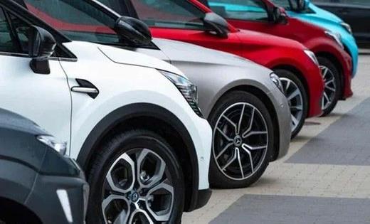 Son bir aylk srete fiyat artlarnn ikinci elde ortalama yzde 70'i bulduuna dikkat eken Emre, "20-25 yandaki aralarn 60-80 bin TL'ye satld bugnlerde satn alma maliyetini gz nnde bulundurarak her otomobilin kapsaml bir kontrolden geirilmesi gerekiyor. Pilot Garage olarak zellikle 10 ya ve zeri otomobillerde mteri taleplerinin gnden gne arttn syleyebiliriz. lkemizde deien, boya konusunda belirli bir hassasiyet var ama 10 ya ve zeri aralarda drlm kilometreye, hava yastklarna, asiye zenle dikkat edilmesi gerekiyor" eklinde konutu.