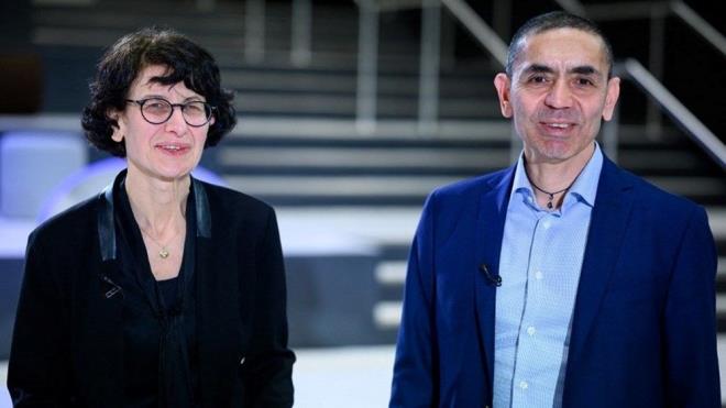 C DOZ, OMCRON'A KARI NE KADAR KORUYOR?    Dier taraftan, yakn zamanda Almanya?da yaplan bir alma, nc doz adan  sonra bile etkinlikte ok hzl bir d bildirmi, glendirici dozun  ay sonrasnda Omicron?a kar koruyuculuun tekrar yzde 25?e dtn gstermiti.