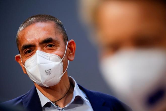 Yeni tip corona virse kar ABD?li Pfizer ile birlikte bir mRNA as gelitiren BioNTech?in CEO?su Uur ahin, ann Omicron varyant kar etkinlik verilerini Fransz Le Monde gazetesine deerlendirdi.