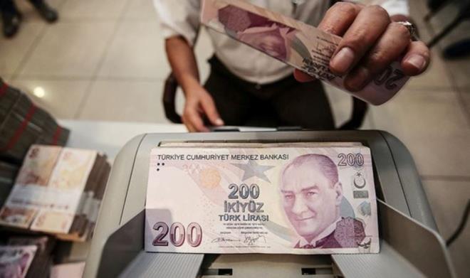 ENGELL ARALARINDA STSNA 450 BN 500 LRAYA IKTI    Engellilik derecesi yzde 90 veya zerinde olanlarn tat almlarnda istisna tutar 330 bin 800 liradan 450 bin 500 liraya ykseltildi. Bylece yzde 90 ve zeri engeli olanlar 450 bin 500 liraya kadar olan aralar TV'siz alabilecek.