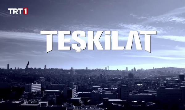 TRT1 kanalnn reytinge doymayan fenomen dizisi Tekilat'a taze kan geliyor... Her blm seyircisi tarafndan merakla beklenen ve sosyal medyada da byk yank uyandran Tekilat'a devlet tiyatrosundan usta bir oyuncu transfer olacak. alar Erturul ve Deniz Baysal'n barolnde olduu Tekilat'n oyuncu kadrosuna Devlet Tiyatrosu oyuncusu Emre Baer dahil oluyor. Peki Emre Baer2in Tekilat'taki rol ne olacak? te detaylar...