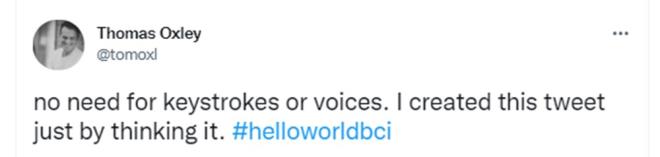 Konuyla ilgili aklamada bulunan Synchron, O'Keefe?nin ?Bu teknolojiyi ilk duyduumda, bana ne kadar bamszlk kazandrabileceini biliyordum. imdi bilgisayarda nereye tklamak istediimi dnmem yetiyor ve e-posta gnderebiliyor, banka ilemi yapabiliyor, alveri yapabiliyor ve dnyaya Twitter zerinden mesaj gnderebiliyorum" dediini aktard.    Synchron, beyin bilgisayar arayzne ilikin ilk insan d almann, gelecek yl ABD'de gerekletirileceini syledi.