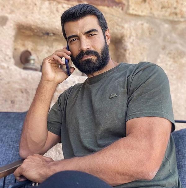 Salk durumunun iyi olduunu syleyen nalm, "Sevgili dostlar. Salk durumum her geen gn daha iyiye gidiyor. Hastalm sresince gnderdiiniz gzel mesajlar ve desteiniz iin ok teekkr ederim" dedi.