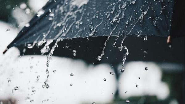 "Bugn yarn da devam ediyor ya" diyen en "nemli bir ey daha syleyeyim, bu gece yarn ve cuma gn Antalya?da ok kuvvetli ya var. Su baskn ve dier uyarlar yapmamz gerekiyor. Mula?nn gney bat ilelerinde de ya gzkyor." dedi.