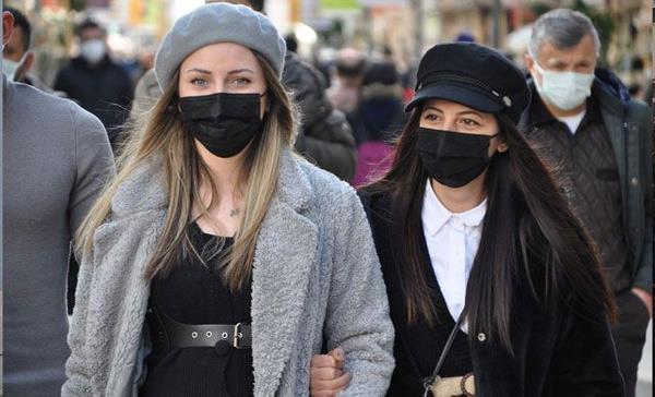 Bilim Kurulu yesi Turan:Vaka saylar artyor  <br>  Bilim Kurulu yesi Prof. Dr. Sema Turan, DHA'ya yapt aklamada, 32 bini geen gnlk vaka saylarndaki art deerlendirdi. Prof. Dr. Turan, "Son dnemlerde zellikle 'Omicron' varyantnn dnyada yaylmas, bulatrcl yksek bir varyant olmas sebebiyle vaka saylar bir miktar artyor dnyaya paralel olarak. lkemizde bireysel nlemler konusundaki yetersiz tutum nedeniyle de vaka saylar artyor" diye konutu.