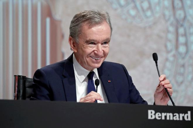3. BERNARD ARNAULT: 176 MLYAR DOLAR (+61 MLYAR DOLAR)    Louis Vuitton, Christian Dior, Givenchy