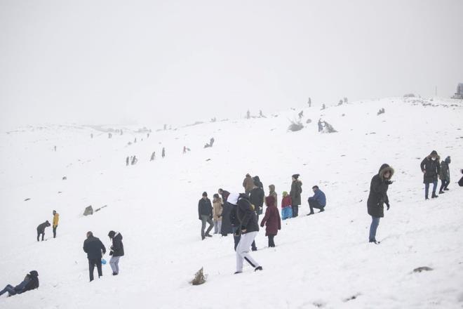 ANKARA - ELMADA    Yeni yla Ankara'da giren Bakentli ailelerin hafta sonu tercihlerinden biri oldu.