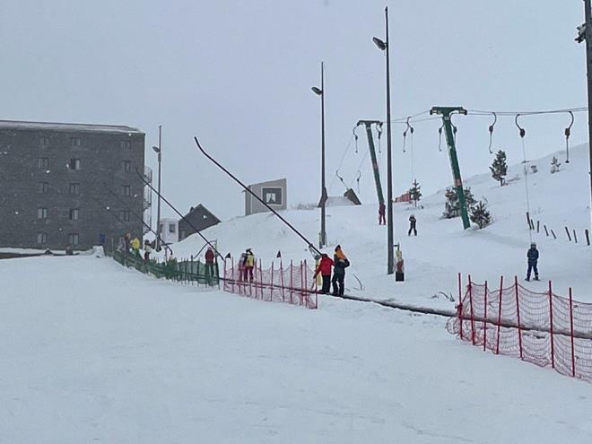 BOLU - KARTALKAYA    Kartalkaya Kayak Merkezi'nde yeni yln ilk kar ya etkili oluyor.