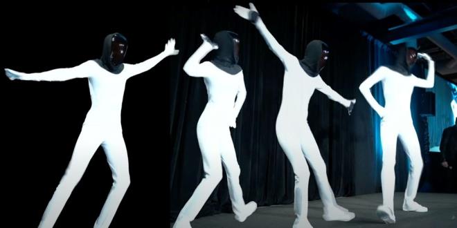 Tesla ve SpaceX?in kurucusu olan Musk, 2014 ylnda dnyay robotlarn ele geirecei ve herkesi ldrebilecei konusunda uyarmt. Ayrca, yapay zekann medeniyetin kar karya olduu en byk risk' olduunu sylemiti.