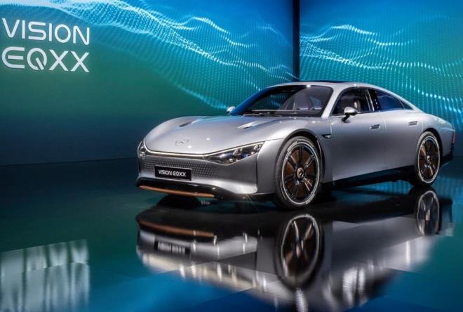 Mercedes EQXX'in retime geip gemeyecei henz bilinmiyor ama arata kullanlan teknolojilerin yeni modellere hayat verecei akland.