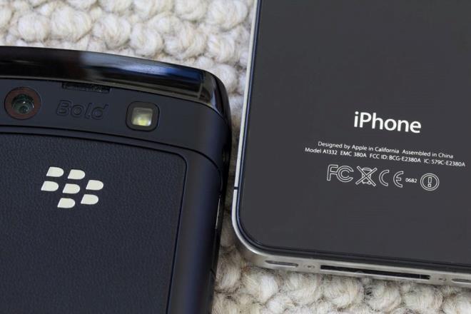 2007 ila 2016 yllar arasnda en iyi aklllar listesinde ilk sralarda yer alan Kanadal irket, daha sonra iPhone?un kullanc saysndaki art ile birlikte her geen gn poplaritesini kaybetmiti.