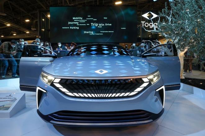 MOBLTE EKOSSTEMNN 4 TEMEL TAI EKRANLARDAN YANSITILDI    CES'teki standn giriinde Togg logosu eklinde yerletirilen 4 ekrandan, irketin vizyonu da yanstld. Her bir ekranda Togg ekosistemini oluturan temel zelliklere vurgu yapld.