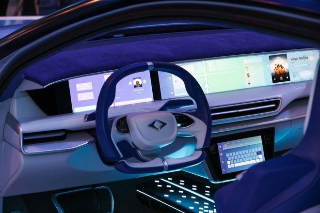 Togg'un akll cihaz olarak tanmlad otomobilin stil konseptinin temelini, kasl arka tasarm ve n farlardan balayp akll cihazn profilini glendirerek arkaya kadar uzayan omuz izgisi oluturuyor. Bu modele zg bir tasarm zellii olarak ara zerinde bulunan aydnlatmal Togg logosu, Dou ve Bat kltrlerinin birlikteliini simgeliyor.