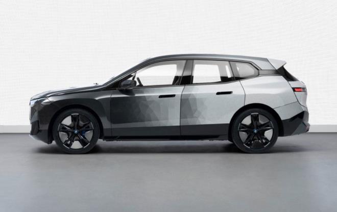 Marka, "Tamamen elektrikli bir otomobilde rengi hava durumuna gre deitirmek de menzili artrmaya yardmc olabilir" denildi.