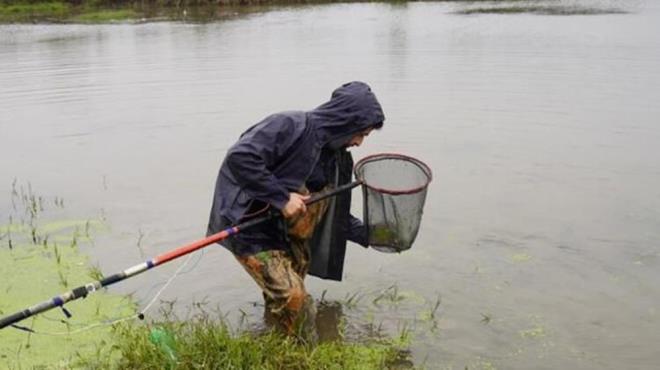 Yldz oyuncu sosyal medyada doal gzelliklere tank olmas iin Batman'a davet edildi.