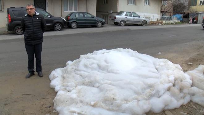 Metro inaatndaki yetkililer, kpn kimyasal bir madde olmadn, szmann gidere dklen deterjandan kaynakl olduunu ne srd.