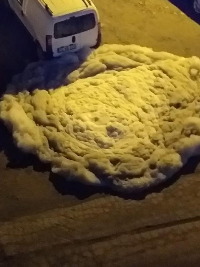 Sabah saatlerinde kpn, oalp caddeye tamas zerine mahalle sakinleri yetkililere ihbarda bulundu.