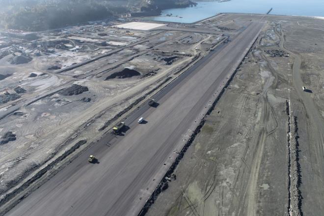 lkenin yz lm 2,8 kilometrekare daha artarken, deniz dolgusu ile ortaya kan kara parasnn oluumu da her ay ekilen uydu fotoraflar tarafndan grntlendi.