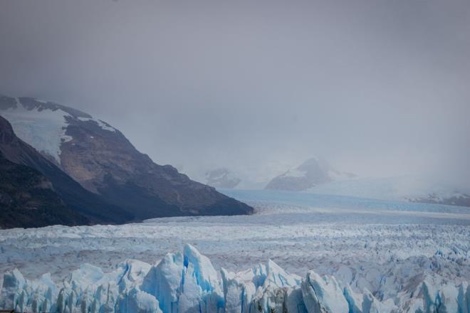 BRTANYA ADASI KADAR BYK    Thwaites Buzulu, yaklak olarak Byk Britanya byklnde donmu bir buz nehri ve halihazrda kresel deniz seviyesindeki artn yaklak yzde 4'ne katkda bulunuyor.    2000 ylndan bu yana, buzul net 1 trilyon tondan fazla buz kaybna urarken, erime hz son otuz ylda istikrarl bir ekilde artarak ikiye katland.
