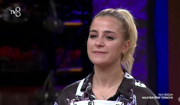 ncelikle eflerim Somer Sivrioglu, Mehmet Yalnkaya ve Danilo Zanna'ya bana rettikleri iin ok teekkr ederim. Sizlerin rencisi olmak benim iin ancak gurur olabilir. Daha sonra rem Abi , Bilgin Abi?ye ve tm Acun Medya ekibine ailem olduklar iin, benim her anmda yanmda ve destek olduklar iin minnettarm.