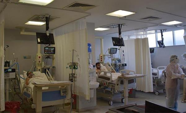 Ancak vakalar bu hzla artarsa doluluk oranlarnn da artacan tahmin ediyoruz. Vaka art stanbul zelinde balad gibi fakat bu, Trkiye?de de durumun nereye gideceini gsterir gibi. Anadolu?ya daha ge yansyor. Vaka says ok artt iin hastaneye yat gereken ya da youn bakma yatan, entbe edilmesi gereken kii says artyor.