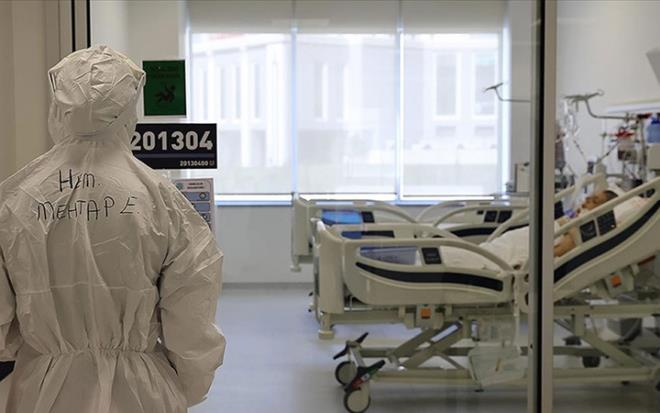 Omicon varyant nedeniyle vakalar hzla artyor. Ard ardna a ars yaplyor. Youn bakmlarda son durum ne? Uzmanlar Hrriyet'e nemli aklamalar yapt.