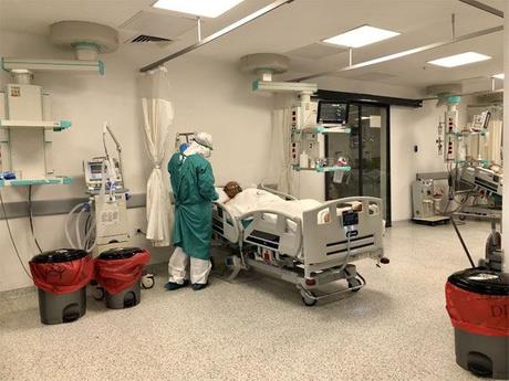 Dier varyantlarda daha ok yallar etkileniyordu ama artk Omikron ya ayrt etmiyor. ocuklarda dahi grebiliyoruz. Hastanemizde youn bakm doluluk oran yzde 60 civarnda.