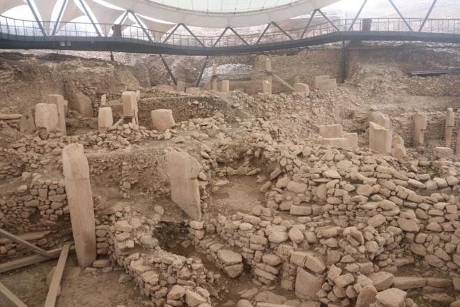 Ziyareti saysnda 2020'de art beklenen Gbeklitepe, Covid-19 salgn nedeniyle 3 ay kapal kald. Salgnn da etkisiyle 2020'de ren yerinin ziyareti says 197 bin 912 olarak kaytlara geti.