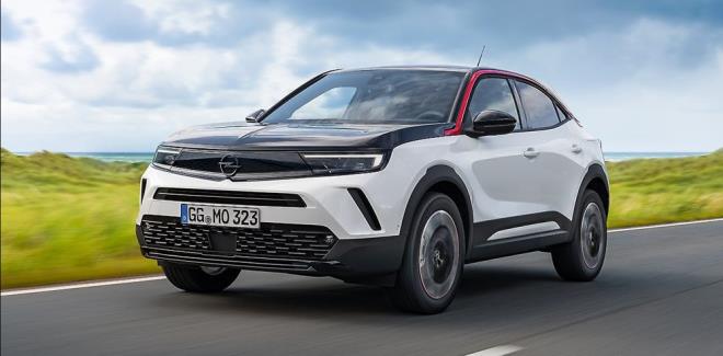 OPEL<br>    Stellantis bnyesinde retim gerekletiren Alman otomobil irketi Opel, 2028 ylna kadar Avrupa'daki otomobillerinde iten yanmal motor kullanmay brakacan ve tamamen elektrikli ara retimine gemeyi hedeflediini belirtti.