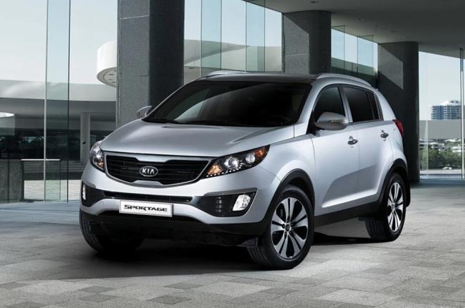 KA  <br>  Hyundai grubu ats altnda retim gerekletiren Kia, son iten yanmal motorunu ne zaman satacan sylemek iin henz ok erken olduunu syledi, ancak irket imdiden bu yl 95g/km emisyon hedefini tutturmaya hedeflediini aktard.