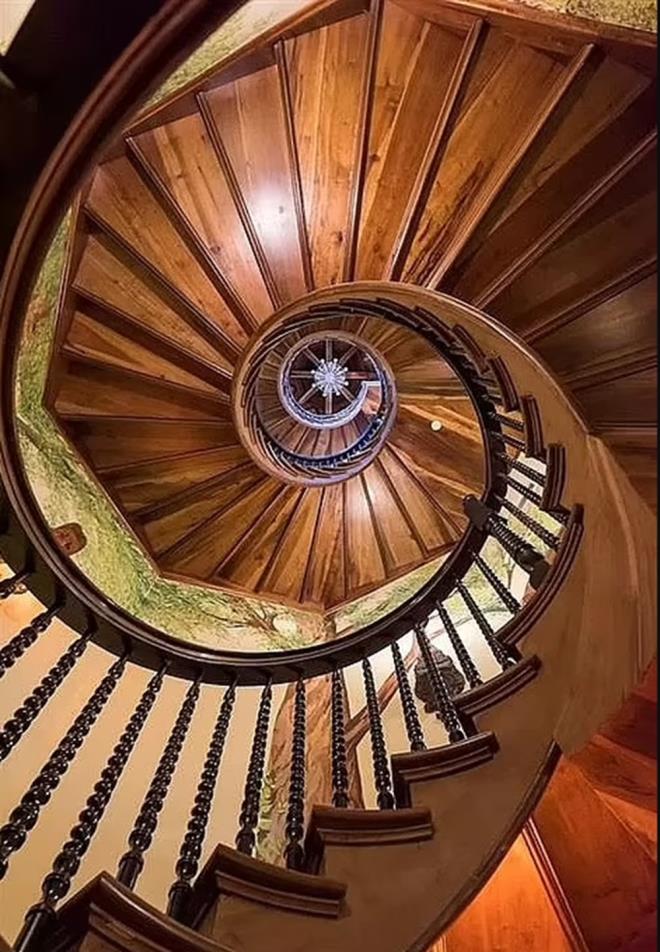 Kullanclar tarafndan ksa sre ierisinde rekor sayda grntlenen kalenin henz ?kraln veya kraliesini? bulamad belirtildi.